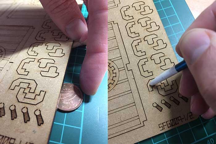 Hilfsmittel aus dem Alltag erleichtern die Arbeit: 5 Cent Münze und Griffende eines alten Pinsels