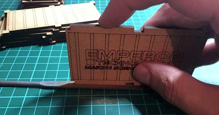 Säubern der Bruchstellen