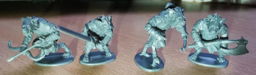 FG 2 Gnoll Bogenschützen und die beiden Infanteristen